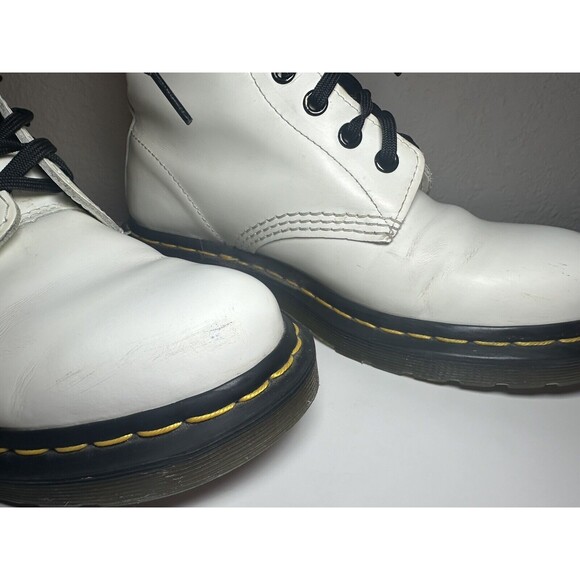 Doc Dr‎ Martens Air Wair 11821 White Combat Boots Women’s Size 7 US 38 EU - Picture 7 of 10